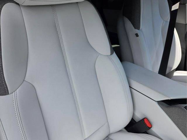 New 2027 Cadillac Optiq Luxury AWD/4WD image 22