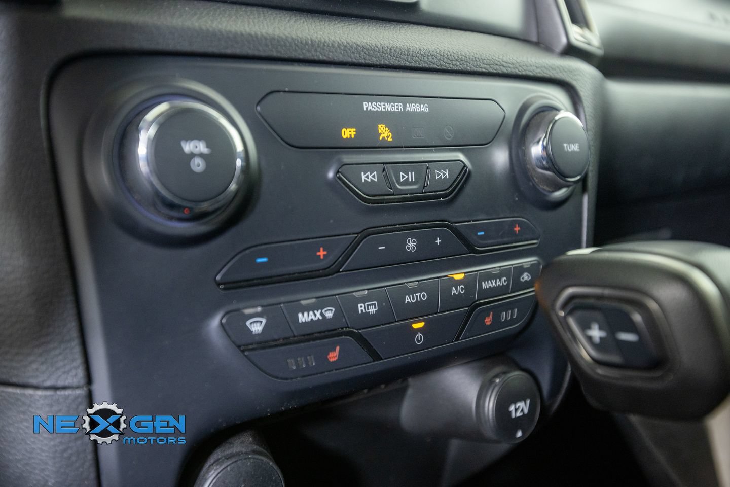 Used 2022 Ford Ranger Lariat w/ Tremor Off-Road Package AWD/4WD image 25