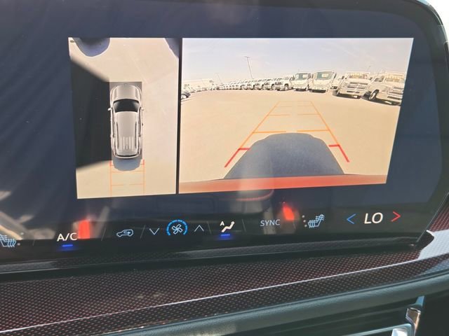 New 2026 Chevrolet Traverse Z71 w/ Enhanced Driving Package AWD/4WD image 13