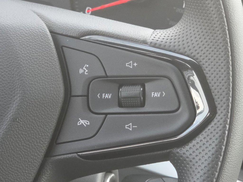 New 2026 Chevrolet Trax LS w/ LS Convenience Package FWD image 14