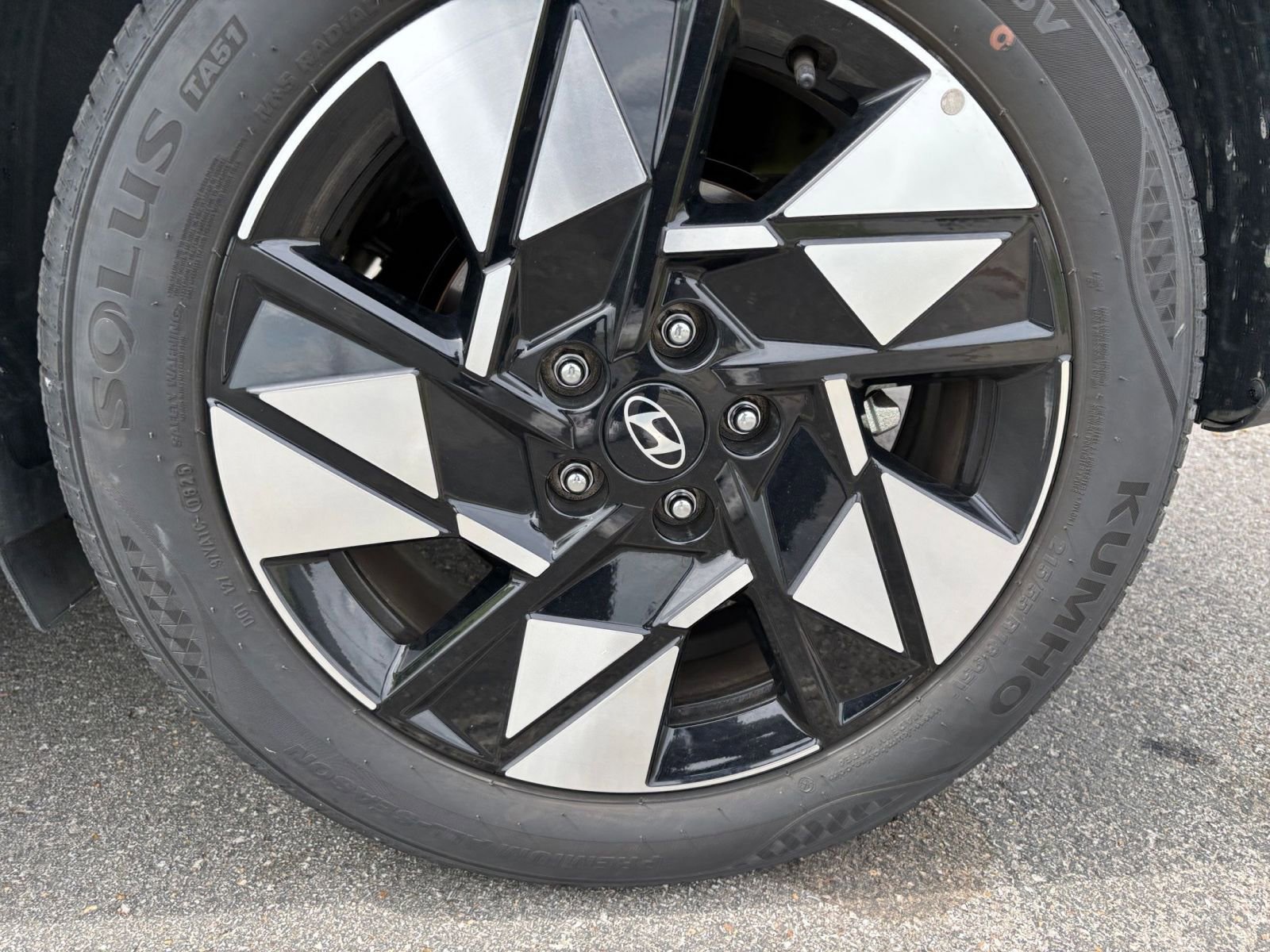 Used 2025 Hyundai Kona SEL FWD image 30