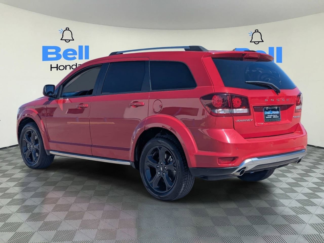 Used 2019 Dodge Journey Crossroad w/ Driver Convenience Group FWD image 3