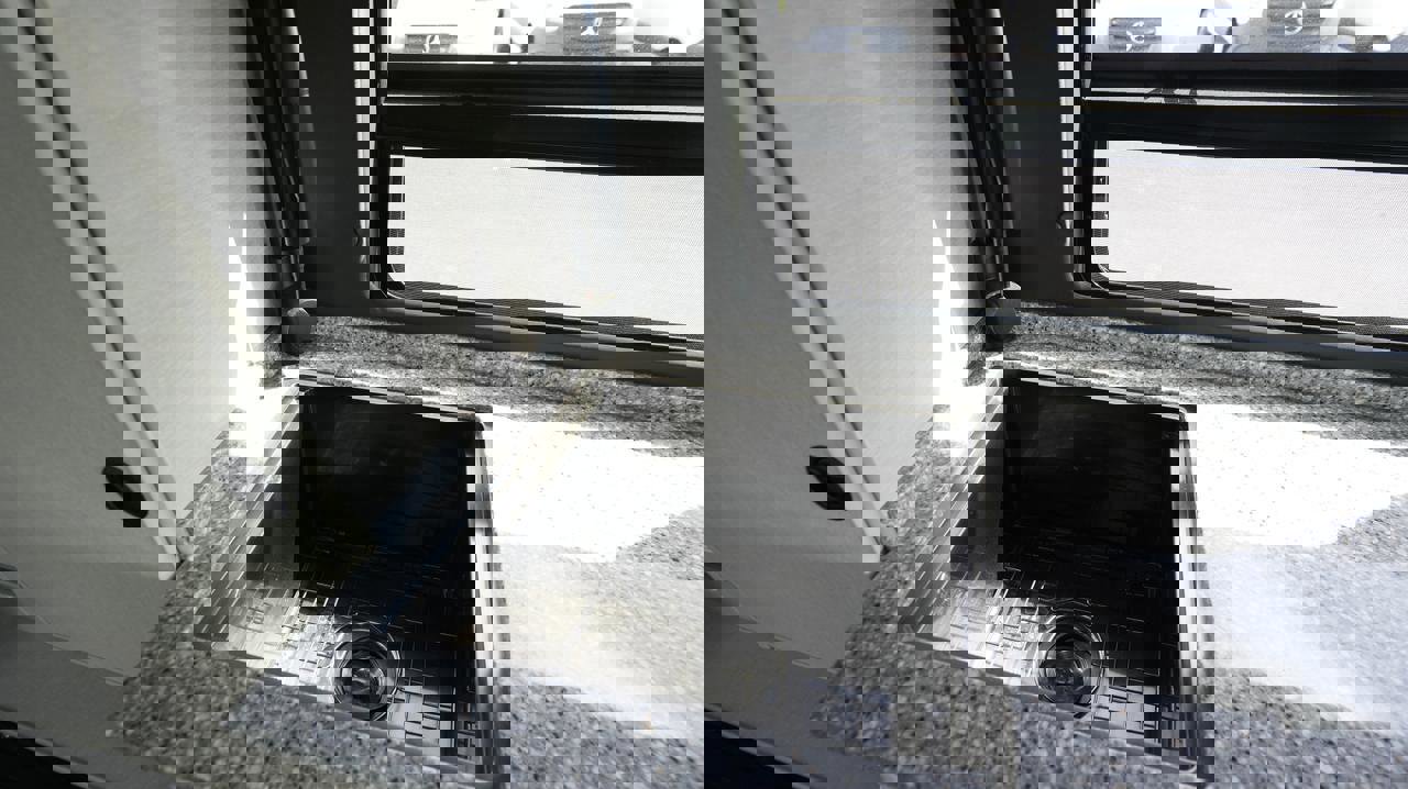 Used 2022 Mercedes-Benz Sprinter 144 Cargo image 21