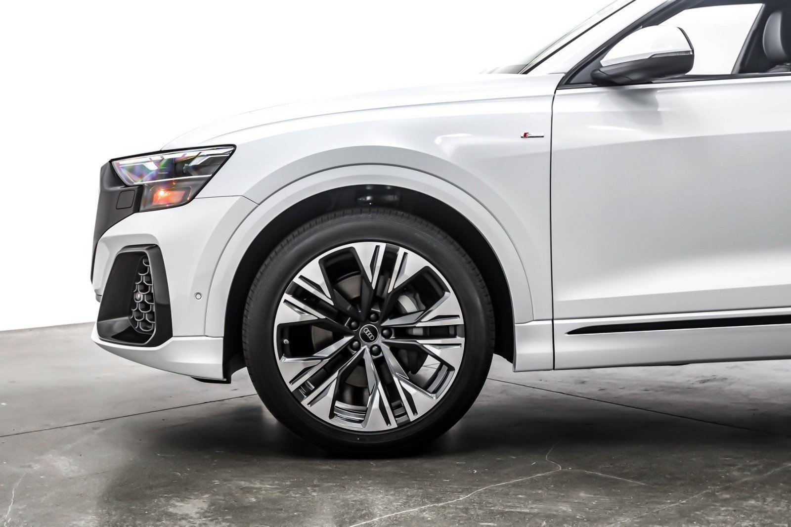 New 2026 Audi Q8 Premium Plus AWD/4WD image 10
