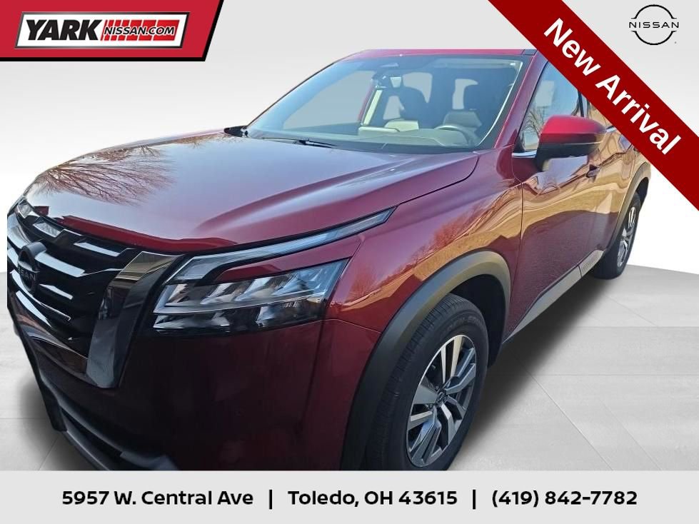 Certified 2023 Nissan Pathfinder SL image 1