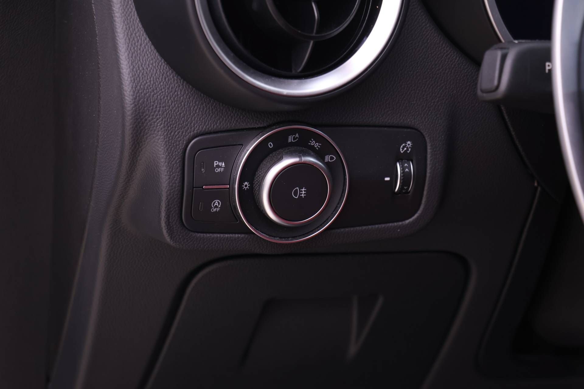 Certified 2024 Alfa Romeo Stelvio Veloce AWD/4WD image 20