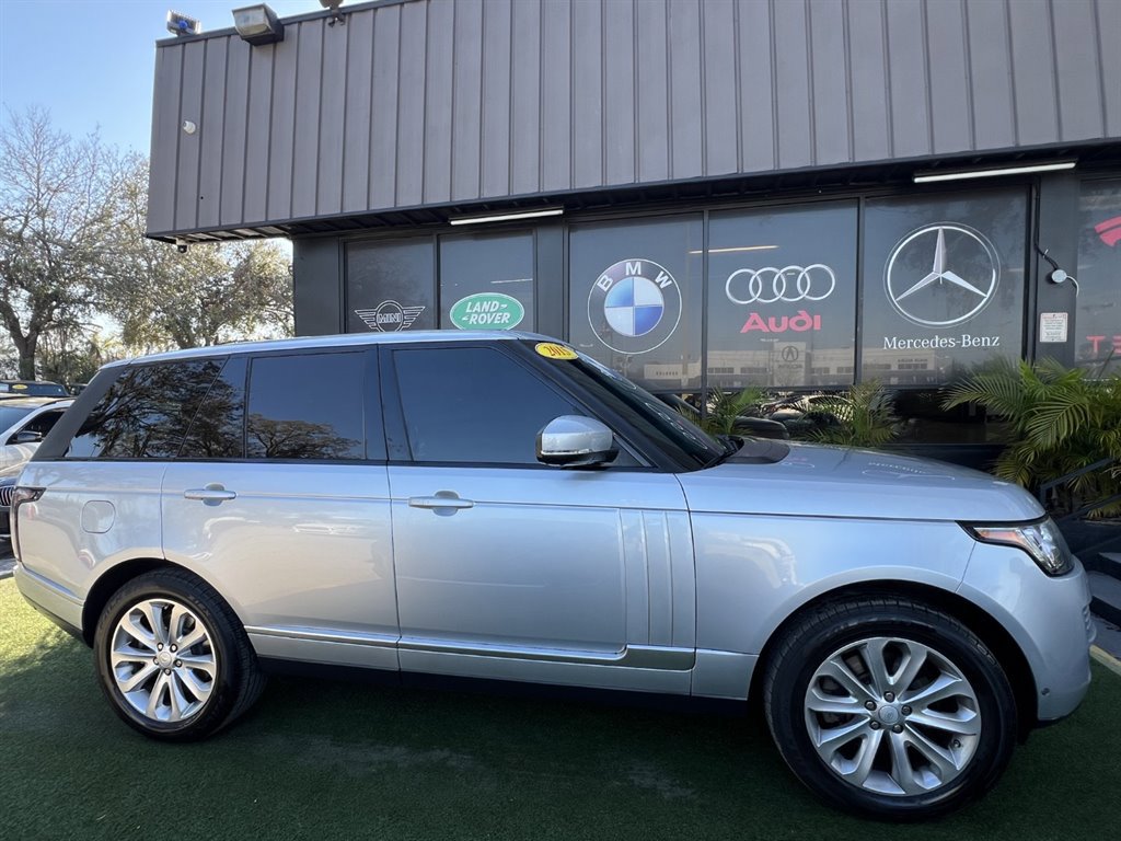 Used 2015 Land Rover Range Rover HSE image 8