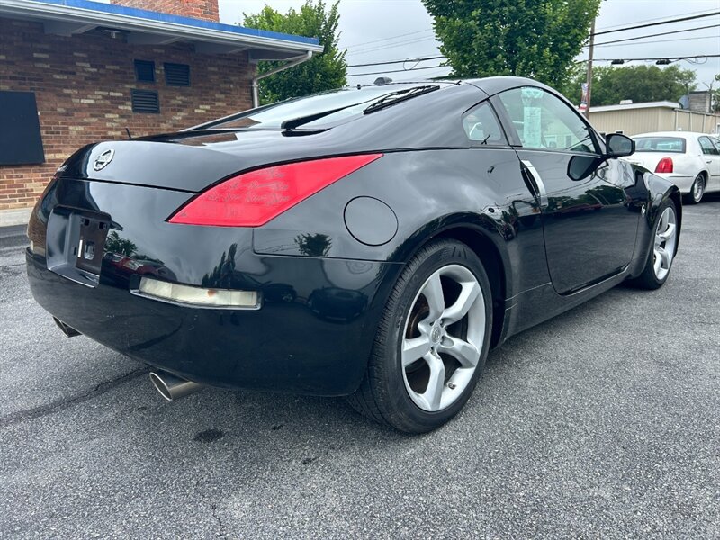 Used 2008 Nissan 350Z Touring RWD image 3
