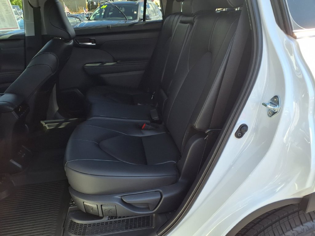 Certified 2026 Toyota Highlander XLE AWD/4WD image 21