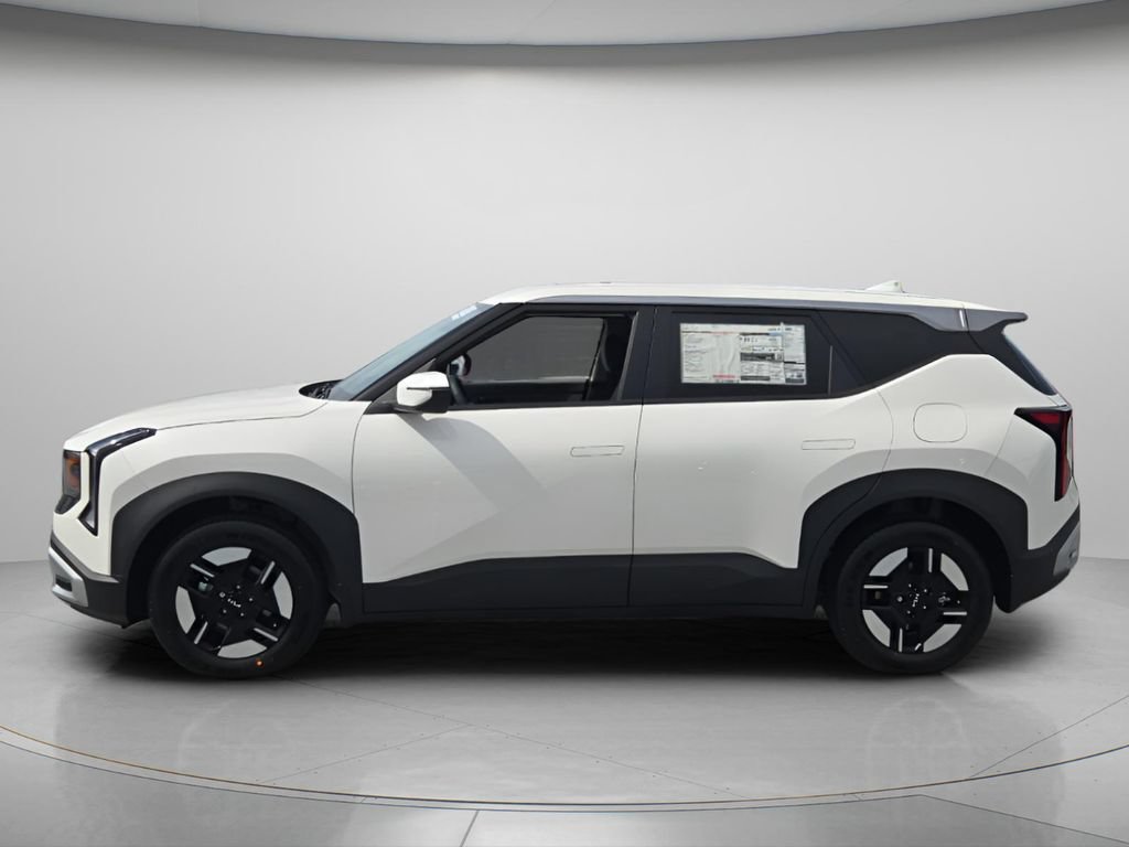 New 2027 Kia Seltos LX FWD image 2