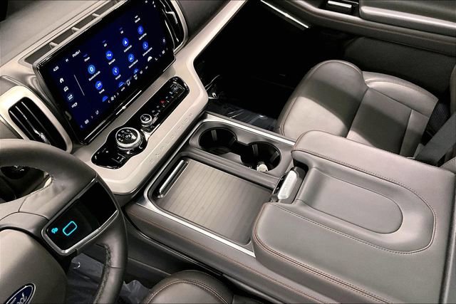 Used 2025 Ford Expedition Active image 17