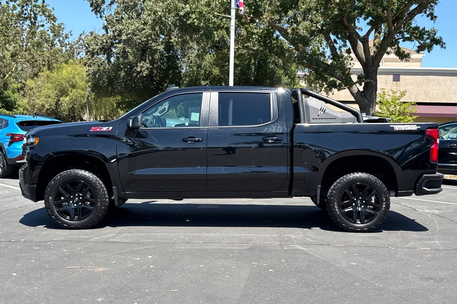 Used 2022 Chevrolet Silverado 1500 LT Trail Boss w/ Safety Package AWD/4WD image 6