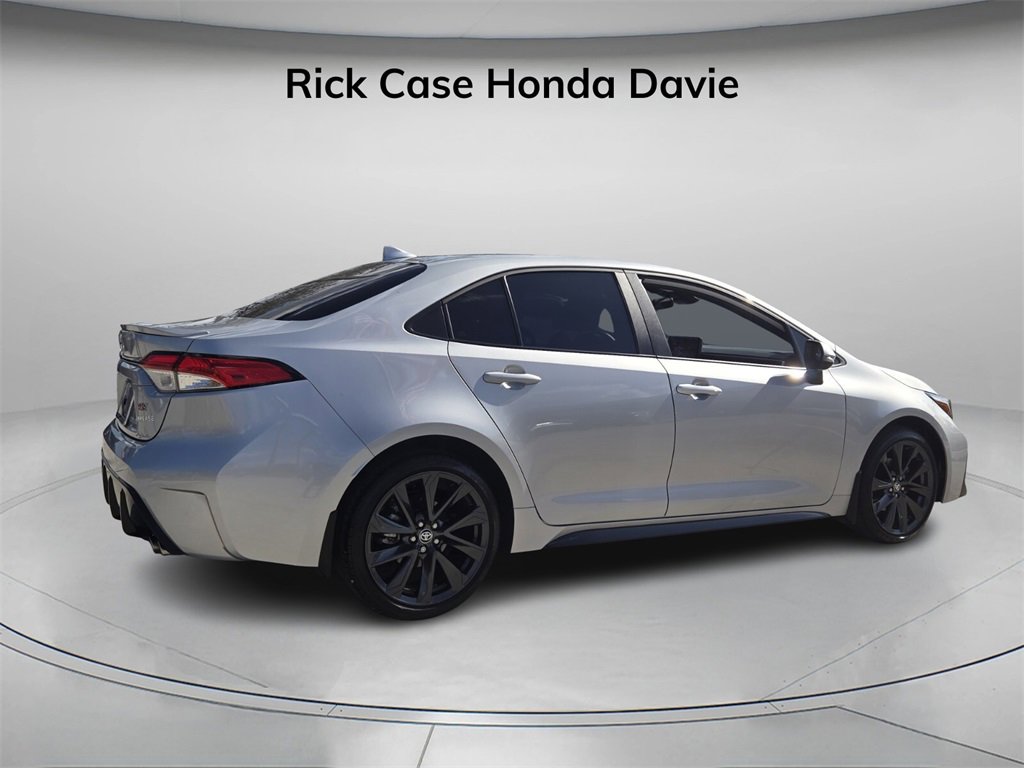 Used 2025 Toyota Corolla SE image 6
