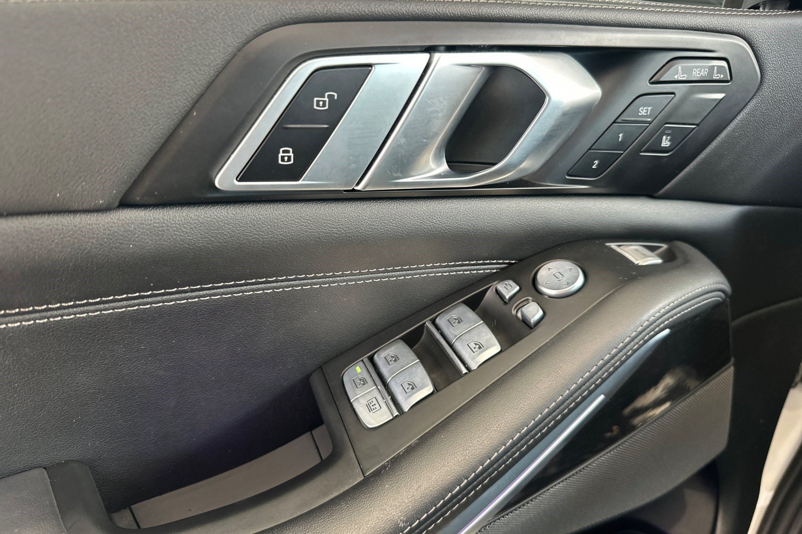 Certified 2024 BMW X7 M60i AWD/4WD image 12