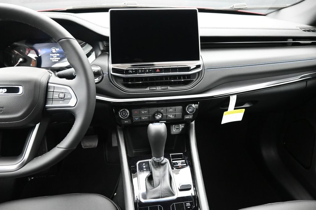 New 2026 Jeep Compass Latitude AWD/4WD image 5