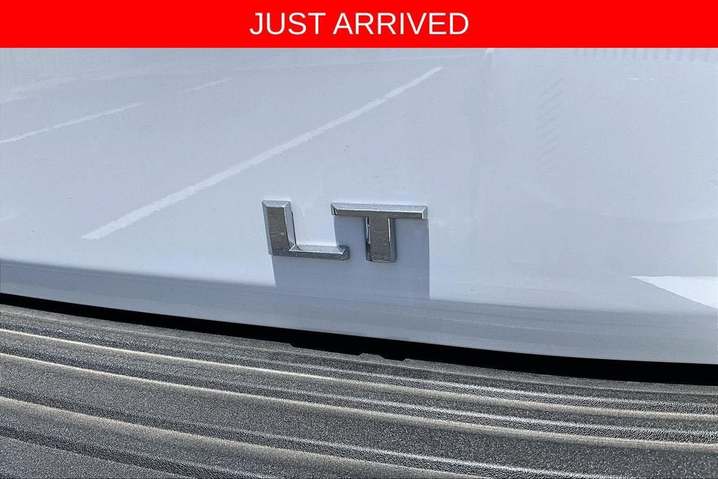 New 2026 Chevrolet Suburban LT w/ Comfort Package AWD/4WD image 11