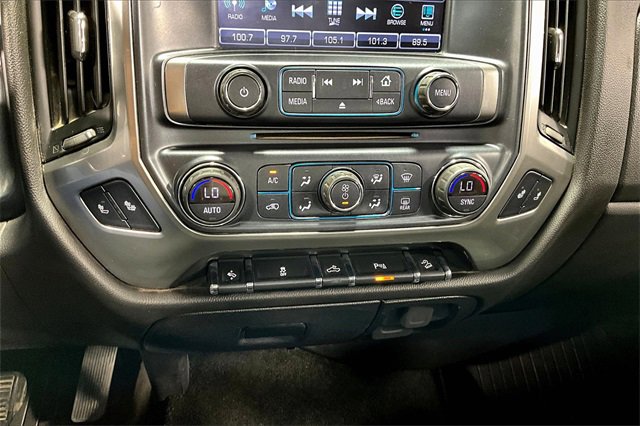 Used 2018 Chevrolet Silverado 1500 LT w/ Midnight Edition image 4