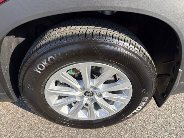 Used 2026 Toyota Grand Highlander XLE FWD image 11