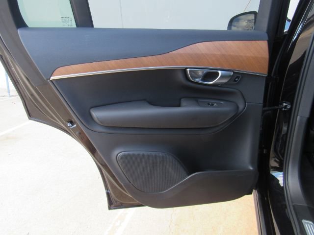 Used 2025 Volvo XC90 T8 Plus w/ Protection Package Premier image 21