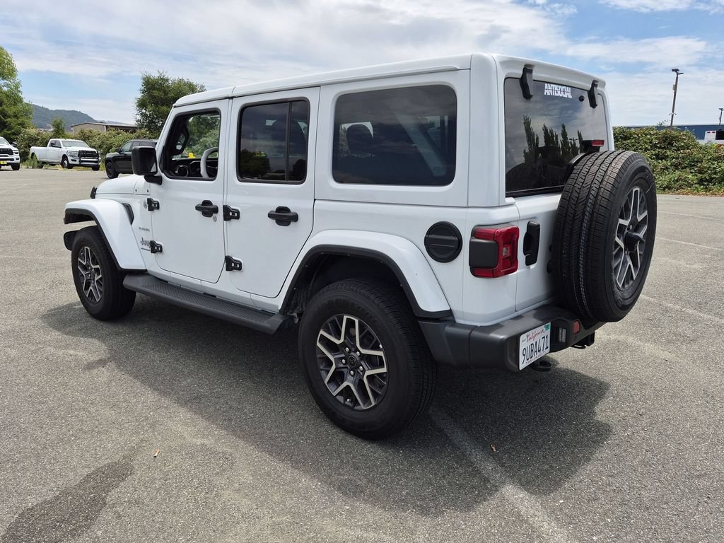 Used 2024 Jeep Wrangler Unlimited Sahara w/ Technology Group AWD/4WD image 5