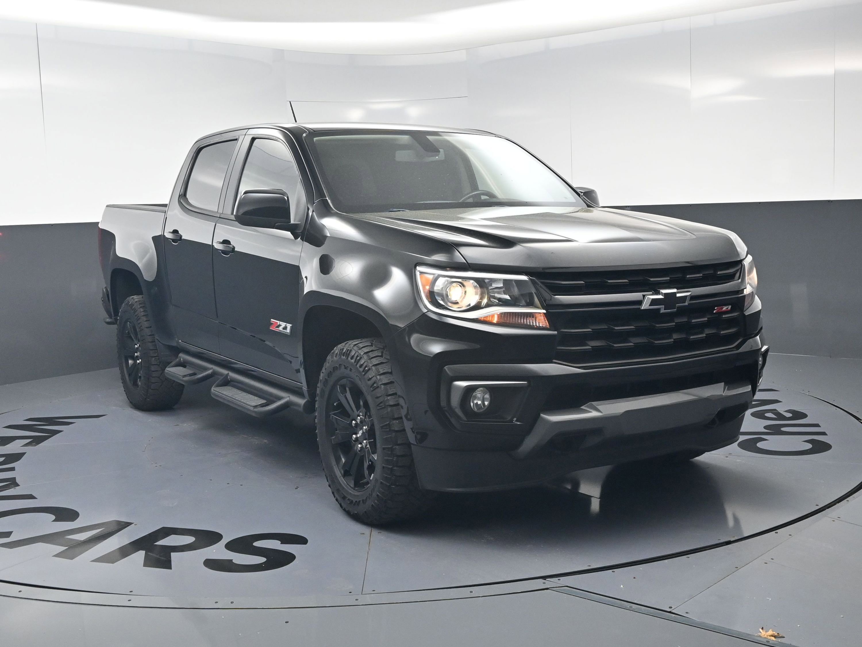 Used 2022 Chevrolet Colorado Z71 w/ Z71 Midnight Edition image 3