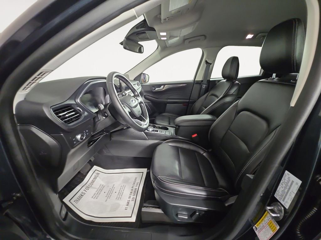 Used 2022 Ford Escape Titanium image 9