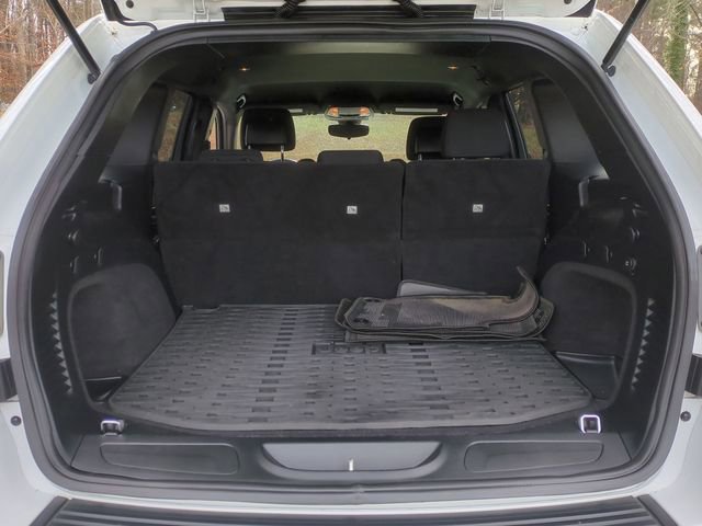 Used 2017 Jeep Grand Cherokee Laredo image 23