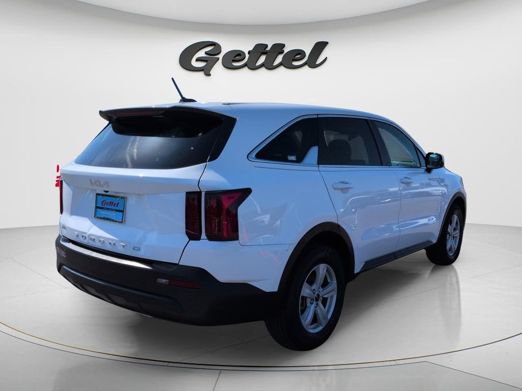 Used 2022 Kia Sorento LX FWD image 5