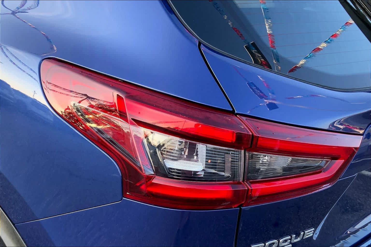 Used 2022 Nissan Rogue Sport SV FWD image 27