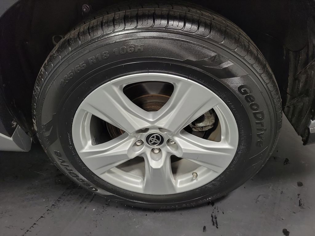 Used 2023 Toyota Highlander LE image 10