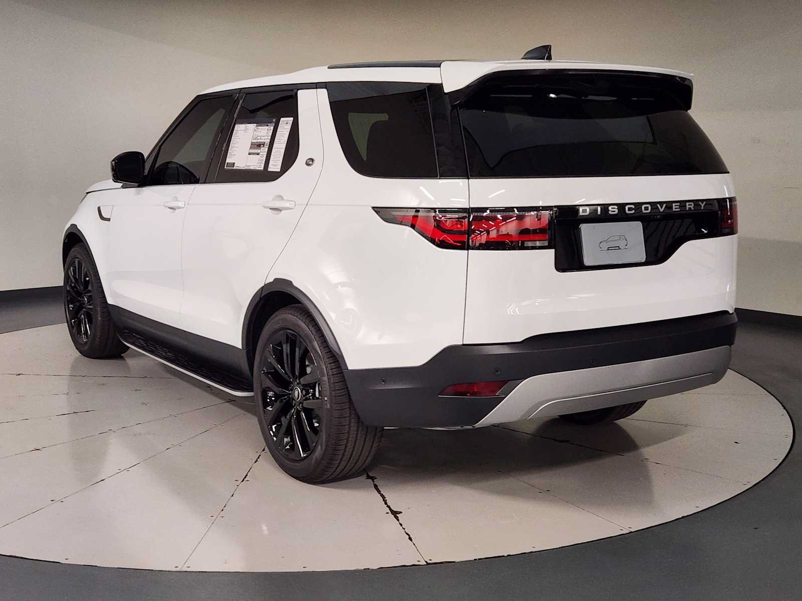 Used 2026 Land Rover Discovery S AWD/4WD image 6
