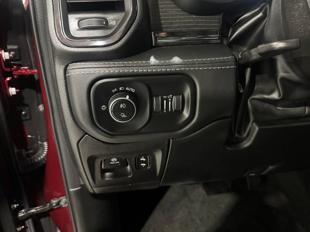 Used 2022 RAM 1500 Limited w/ Body-Colour Bumper Group AWD/4WD image 35