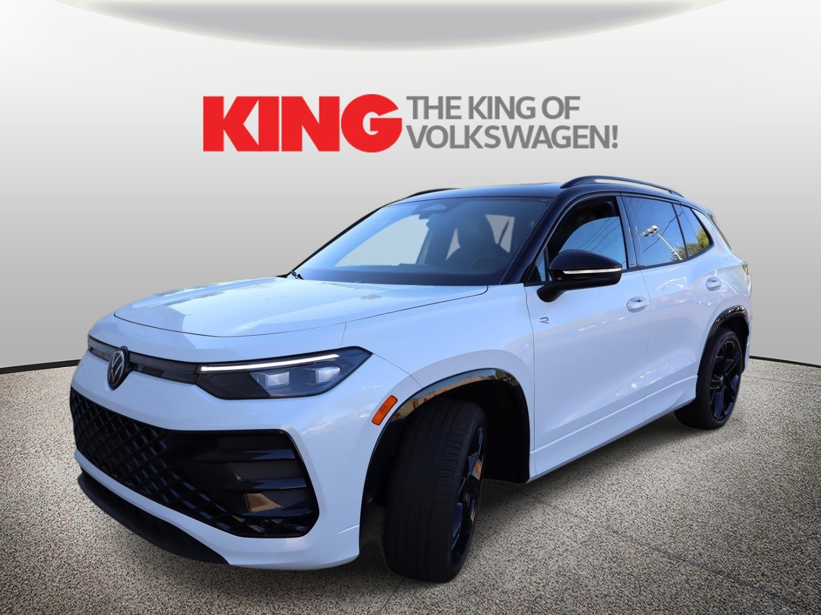 New 2026 Volkswagen Tiguan SE R-Line FWD image 8