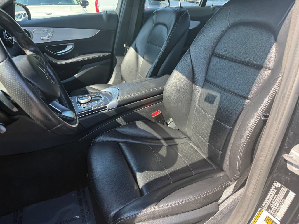 Used 2018 Mercedes-Benz C 300 4MATIC Sedan image 11
