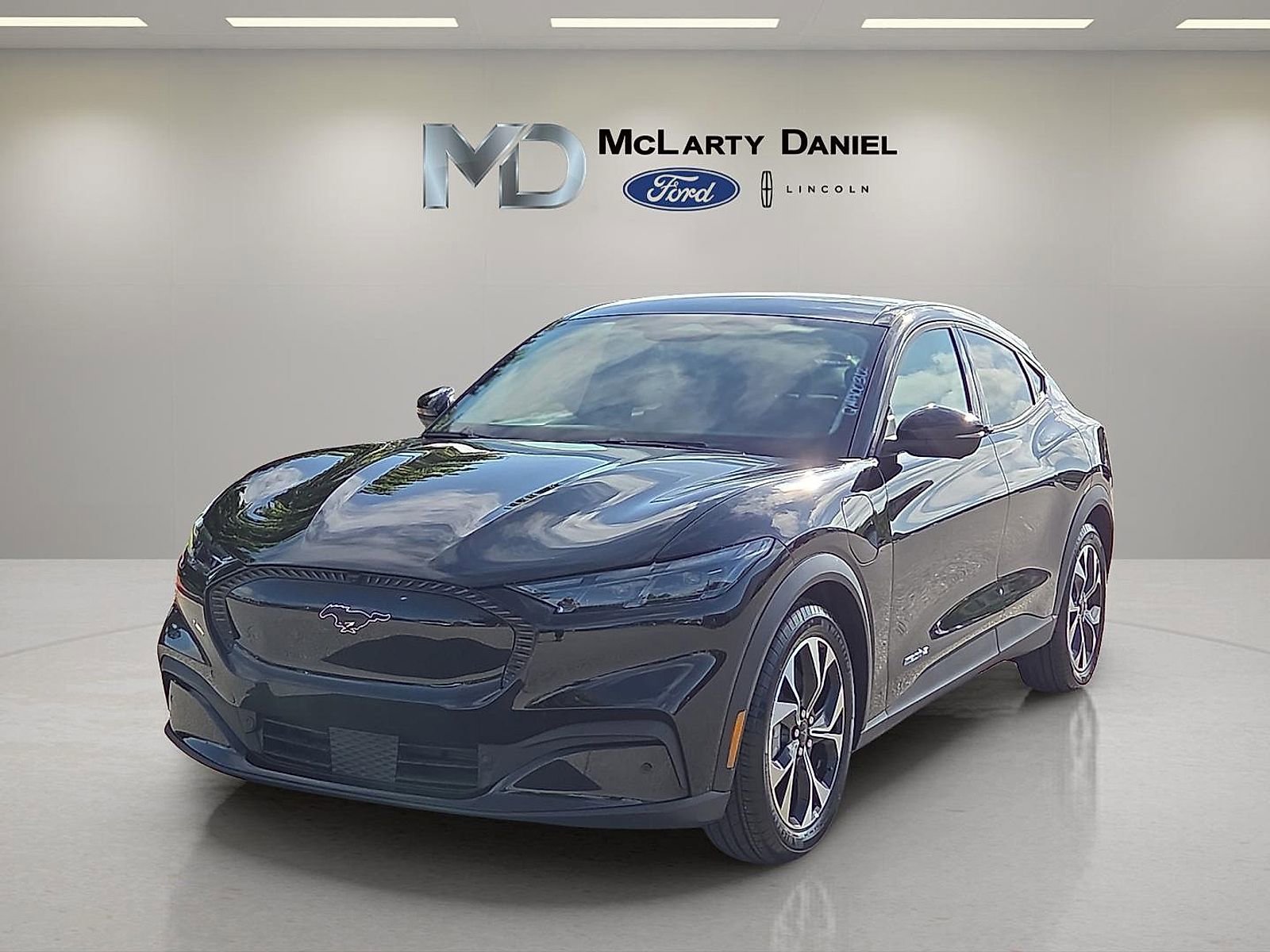 Used 2025 Ford Mustang Mach-E Select RWD image 2