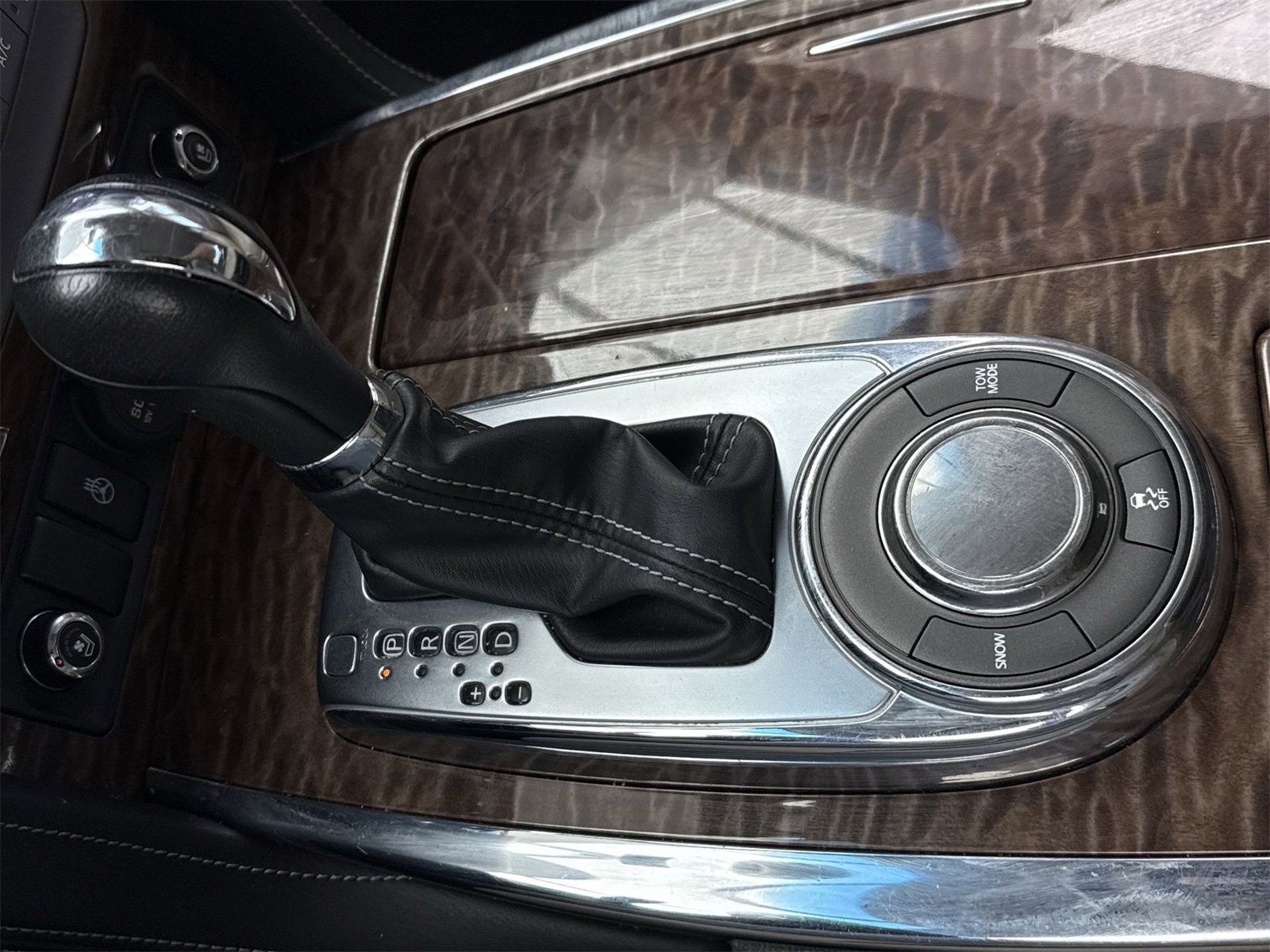 Used 2017 Nissan Armada Platinum w/ Captain Seat Package image 30