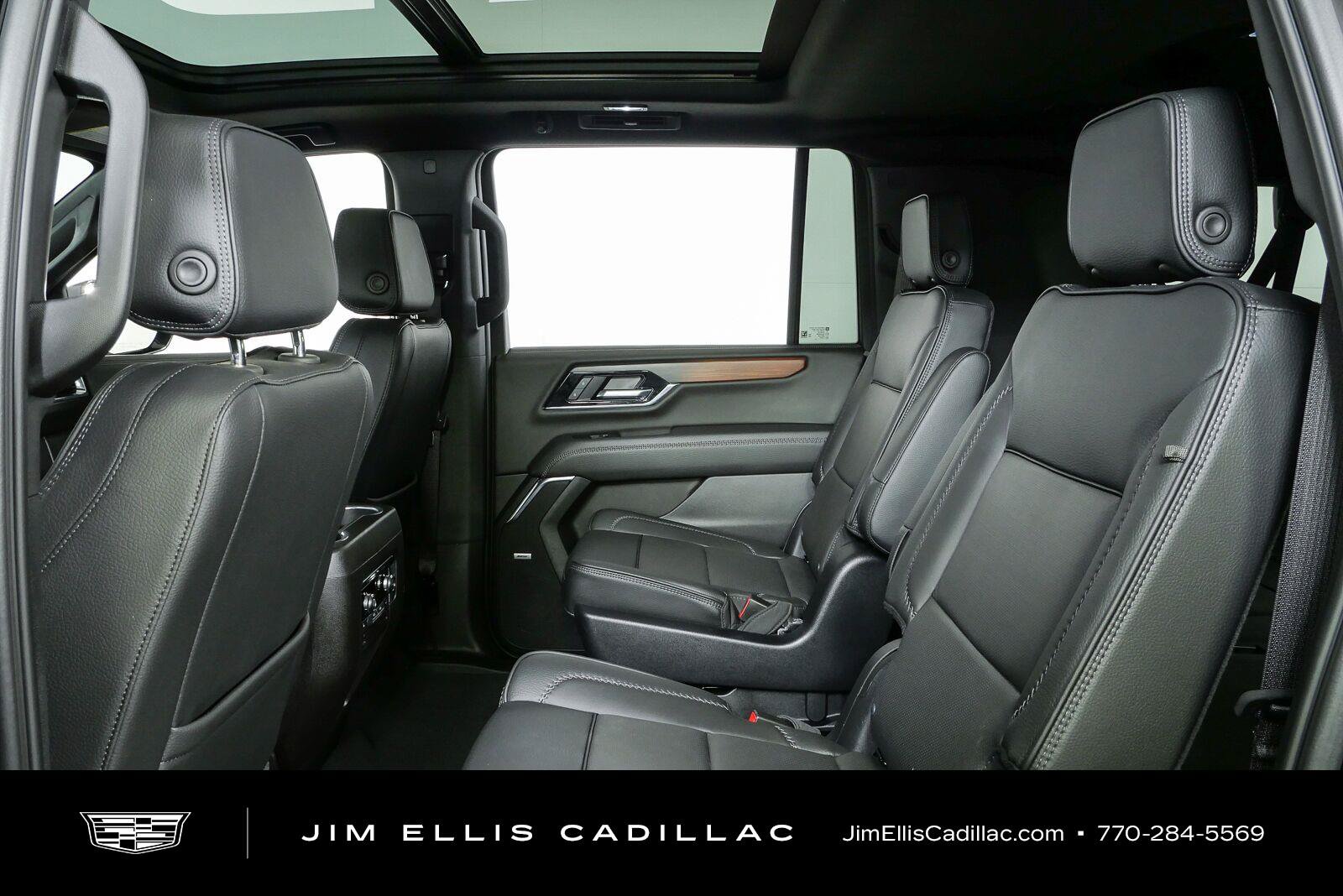 Used 2025 GMC Yukon XL Denali w/ Sun & Power Step Package AWD/4WD image 17