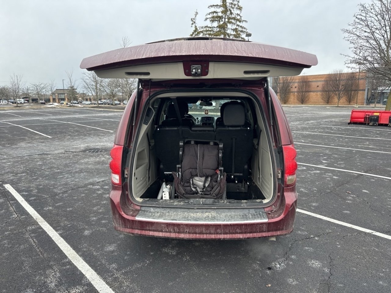 Used 2019 Dodge Grand Caravan SXT image 14