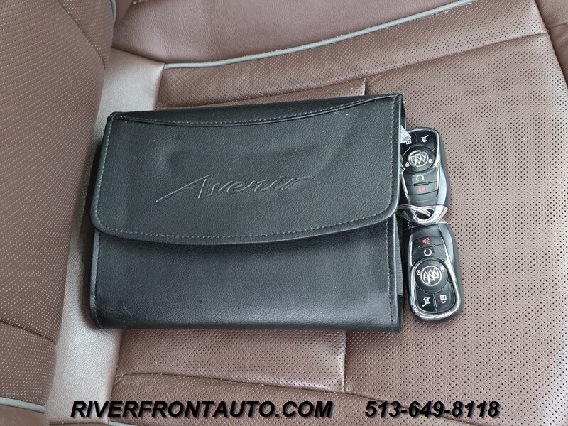 Used 2018 Buick Enclave Avenir w/ Avenir Technology Package AWD/4WD image 25