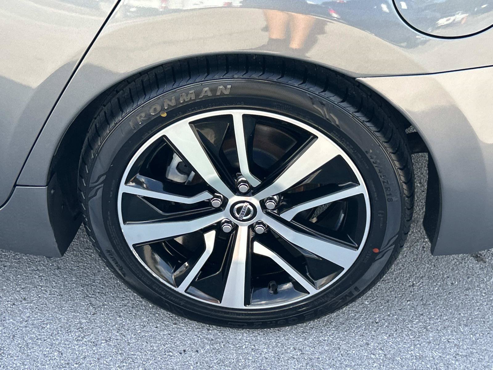 Used 2021 Nissan Maxima 3.5 SV w/ Floor Mat Group FWD image 14