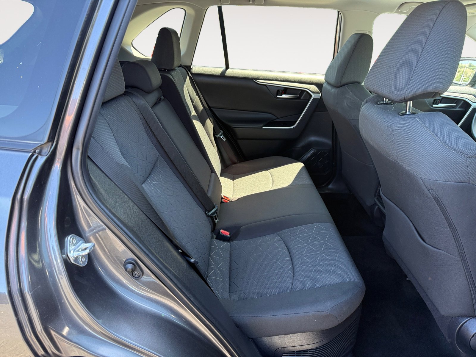 Used 2021 Toyota RAV4 XLE w/ Convenience Package AWD/4WD image 18