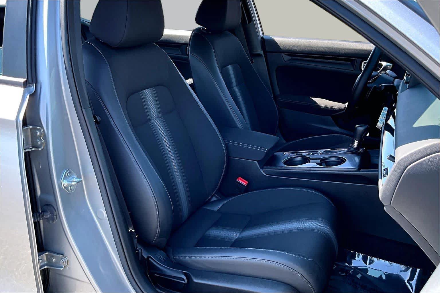 Used 2023 Honda Civic Sport image 9