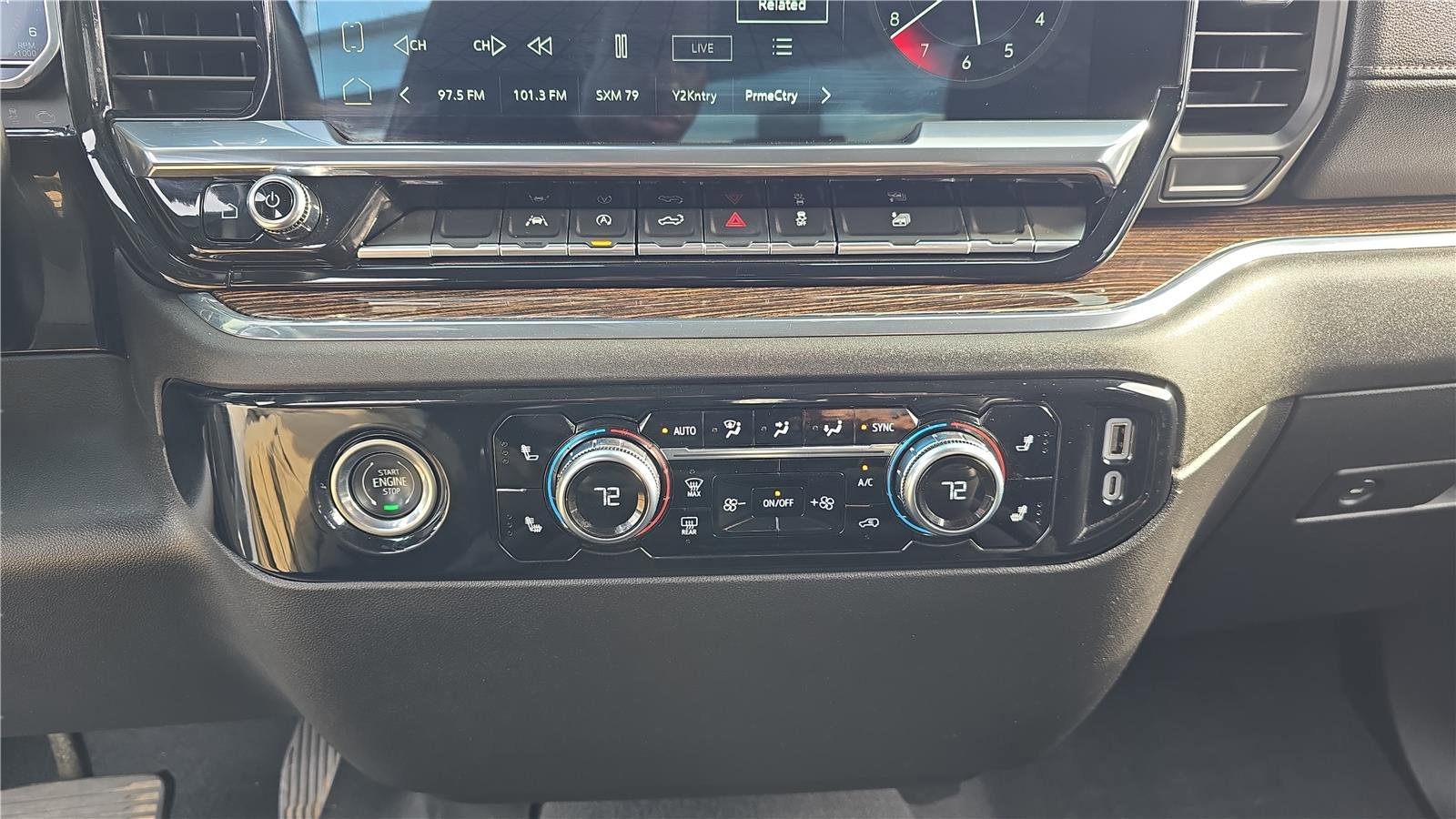 Used 2024 GMC Sierra 1500 Elevation w/ LPO, Elevation Black Package image 17