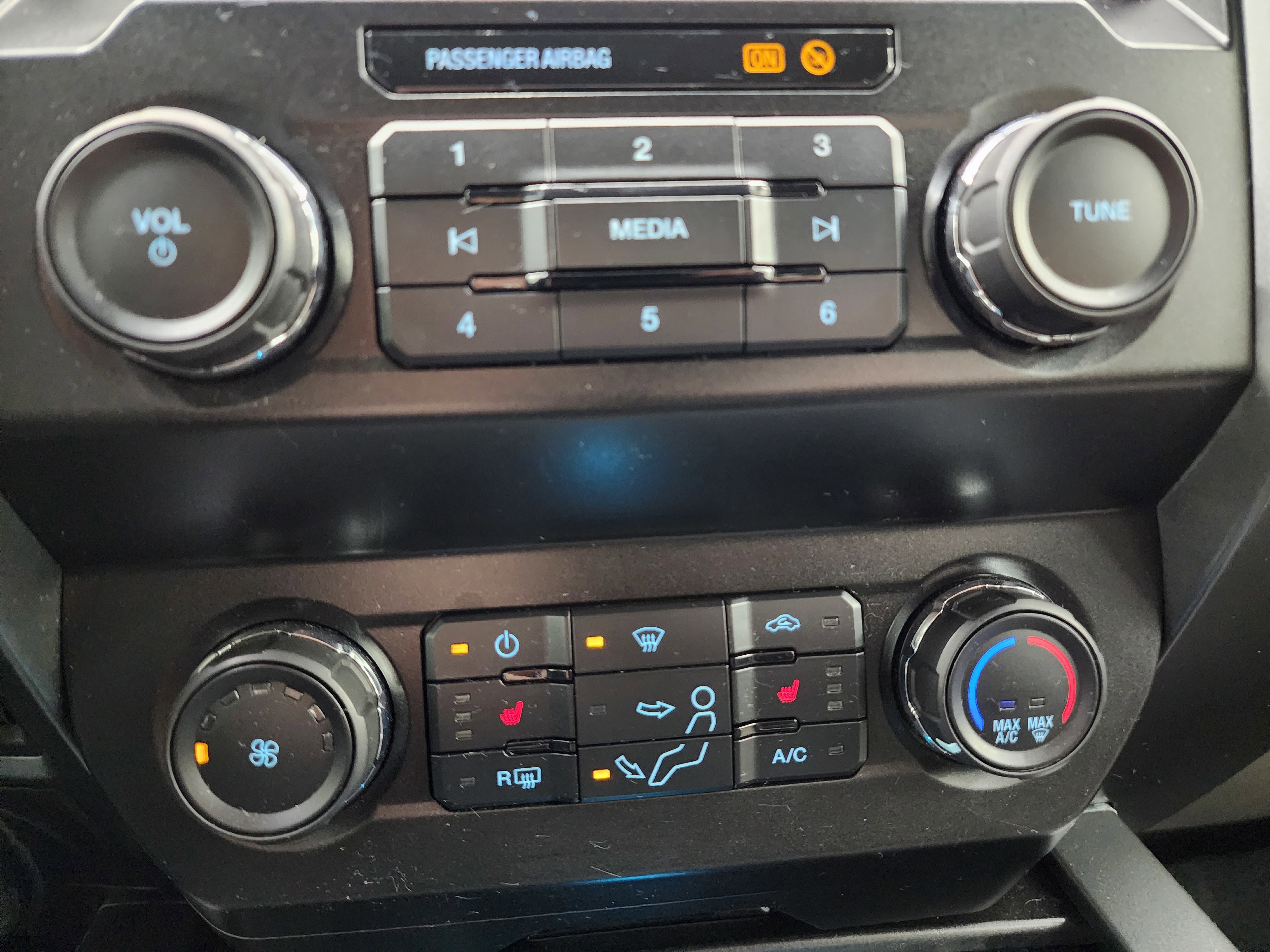Used 2021 Ford F250 XLT w/ XLT Premium Package AWD/4WD image 52