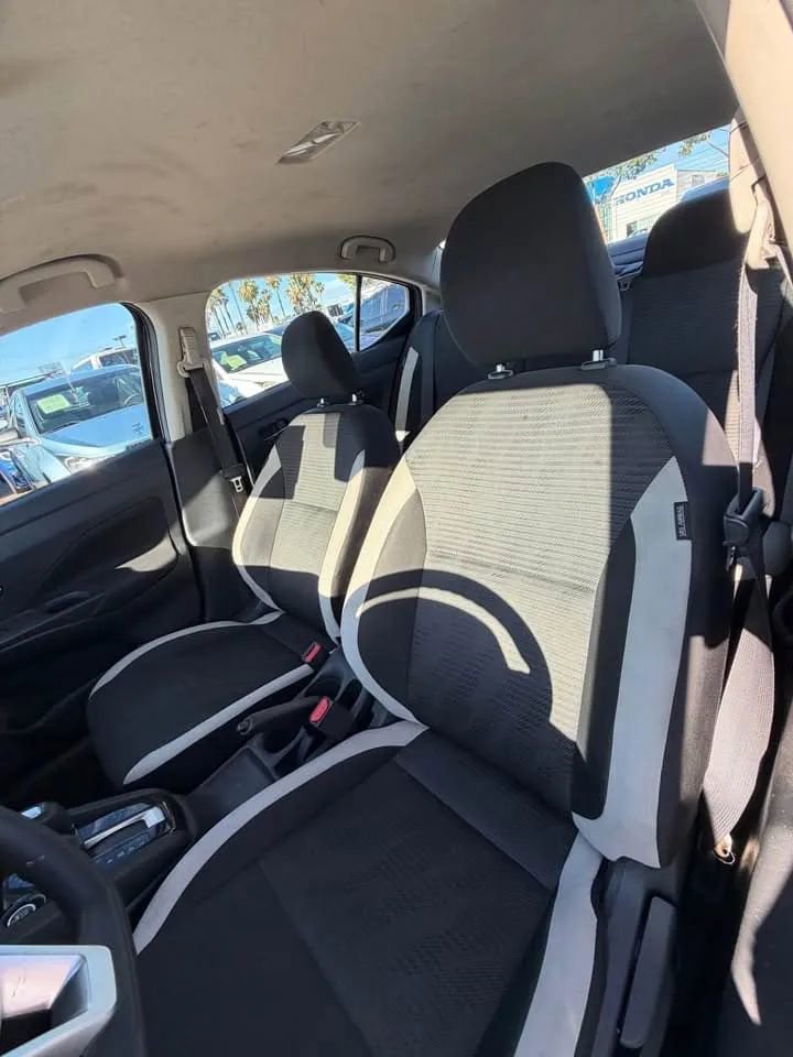 Used 2021 Nissan Versa SV image 7