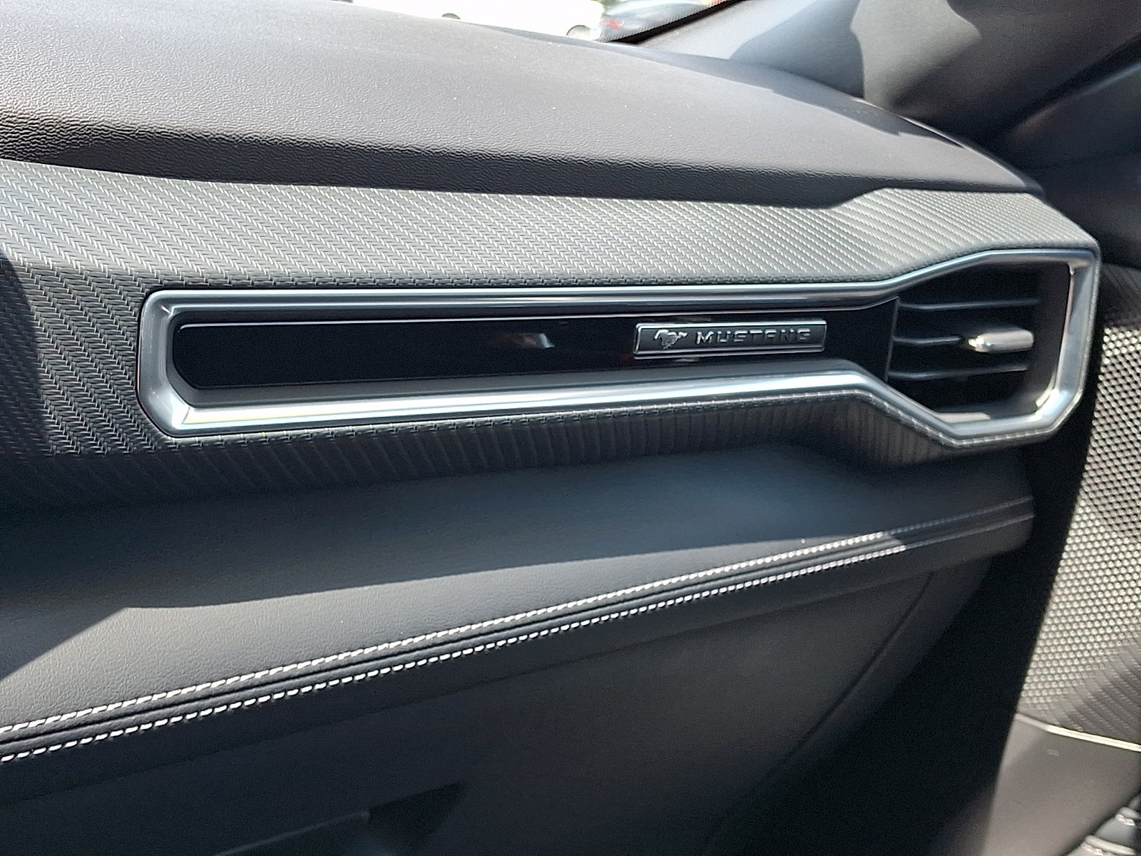 Used 2025 Ford Mustang GT Premium RWD image 26
