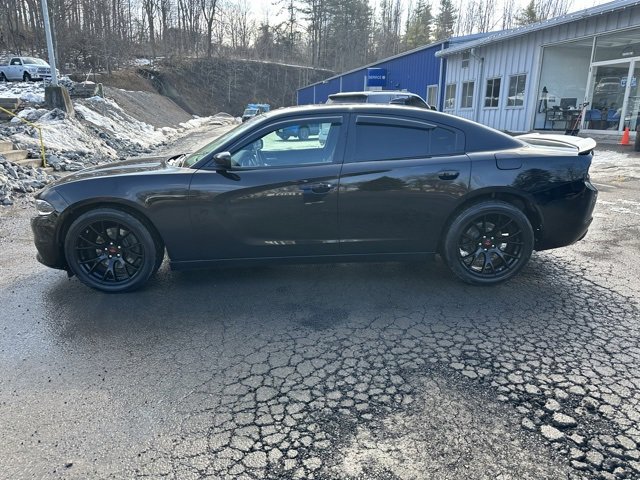 Used 2015 Dodge Charger R/T w/ Plus Group image 2