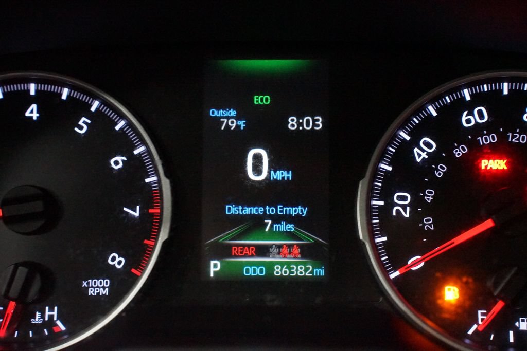 Used 2021 Toyota RAV4 LE FWD image 16