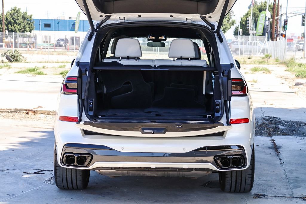 Certified 2025 BMW X7 M60i AWD/4WD image 32