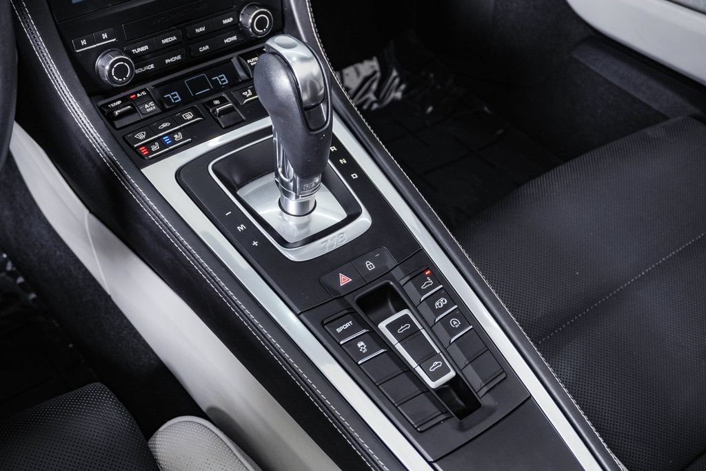 Used 2024 Porsche 718 Boxster RWD image 30